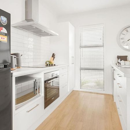 Modern And Central With 2 Ensuites -By Kosh Bnb Hamilton Kültér fotó
