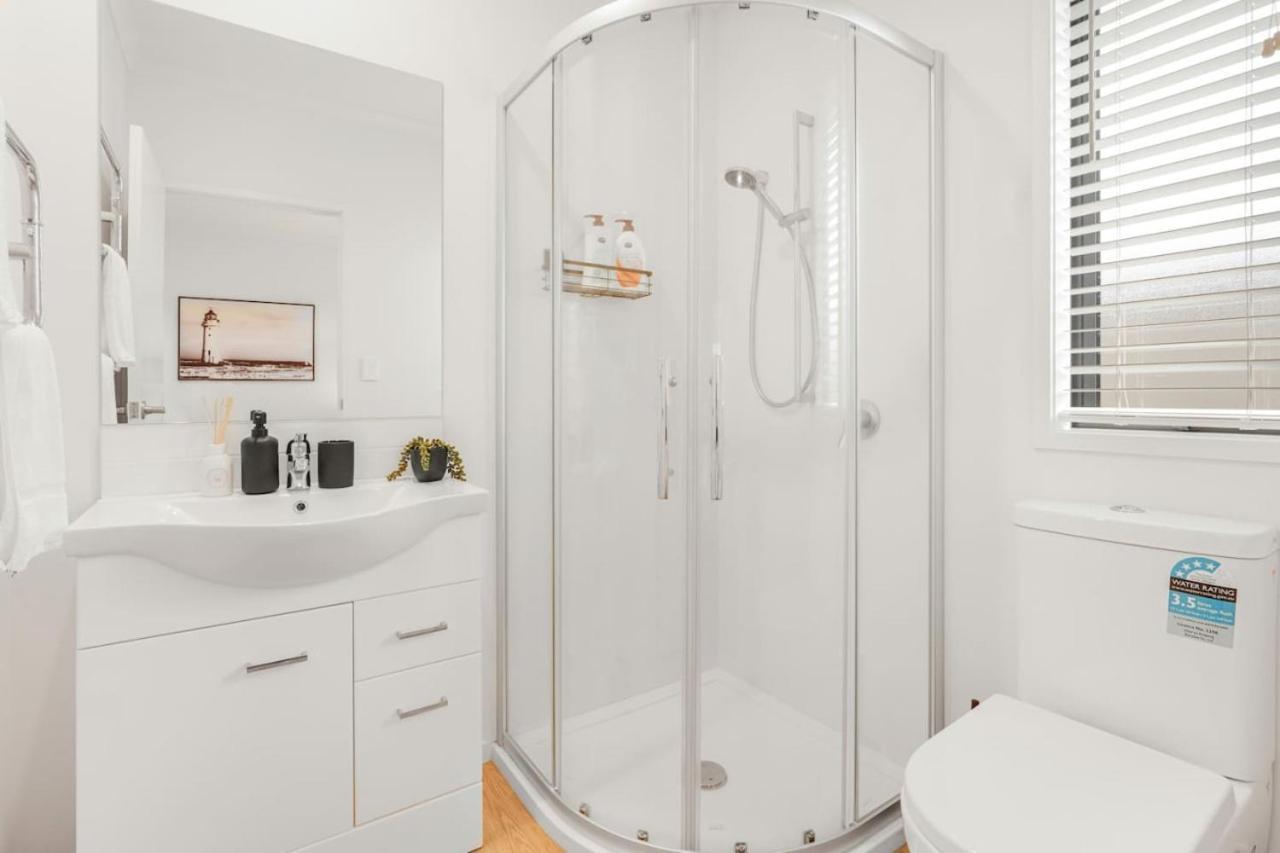 Modern And Central With 2 Ensuites -By Kosh Bnb Hamilton Kültér fotó
